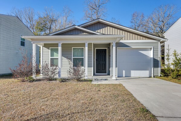 Sunset Beach Vacation Rental | 4BR | 2BA | 1,200 Sq Ft | 2 Steps Required
