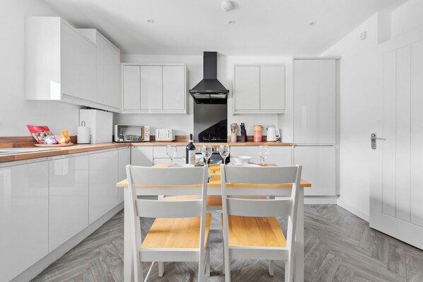 Kitchen with dining table