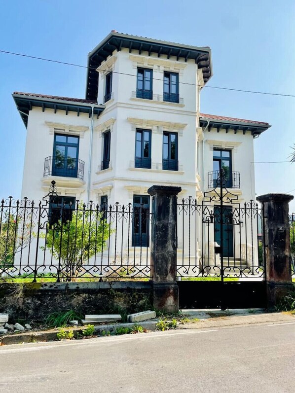Exterior