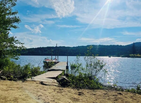 What a view! Talk about lake front :)
