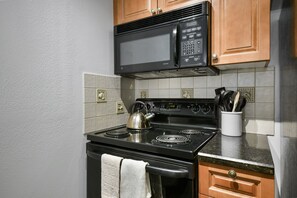 Microwave, Oven, Indoors, Kitchen, Cooktop