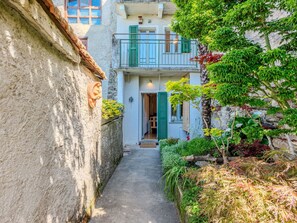 Wand, Grün, Strauch, Farbe, Gasse, Zimmerpflanze, Blumentopf, Stockfotografie, Balkon