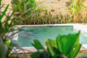 Private pool