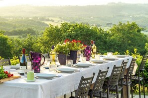 Outdoor dining