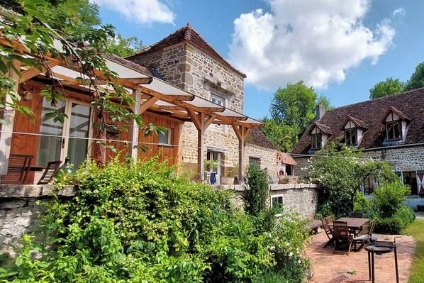Le Pigeonnier | De Duiventoren | The Pigeon Tower | Der Taubenturm