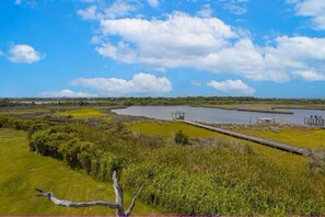 Sound View (No Dock Access) - Dock is not available for this property.