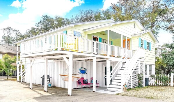Welcome to Island Dog Cottage!