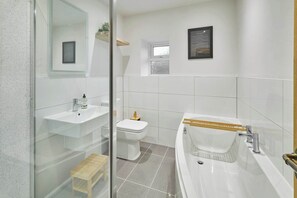 Hovera Cottage, Windermere - Host & Stay