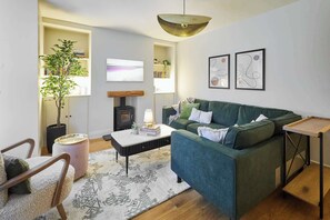 Hovera Cottage, Windermere - Host & Stay