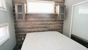 Master King Bed