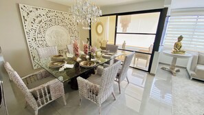 Dinner Room 