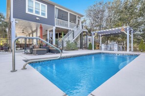 Private Pool / Backyard