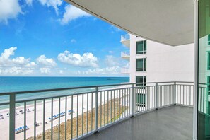 Aqua Resort 711 Balcony