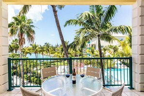 2 Bdrm Pool & Marina View at The Yacht Club  E12 (4)