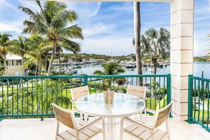 2 Bdrm Stunning Marina View at The Yacht Club  C5 (29)