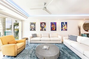 2 Bdrm Stunning Marina View at The Yacht Club  C5 (28)