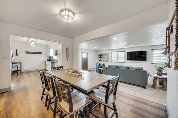 Simla Vacation Rental | 3BR | 3BA | 1,864 Sq Ft | 5 Steps Required