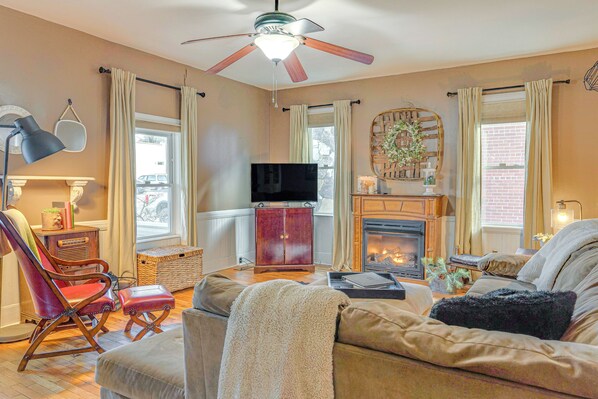 Murphy Vacation Rental | 4BR | 2BA | 1,956 Sq Ft | Step-Free Access