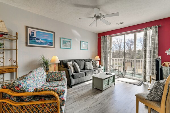 Myrtle Beach Vacation Rental | 2BR | 2BA | 995 Sq Ft | Stairs Required