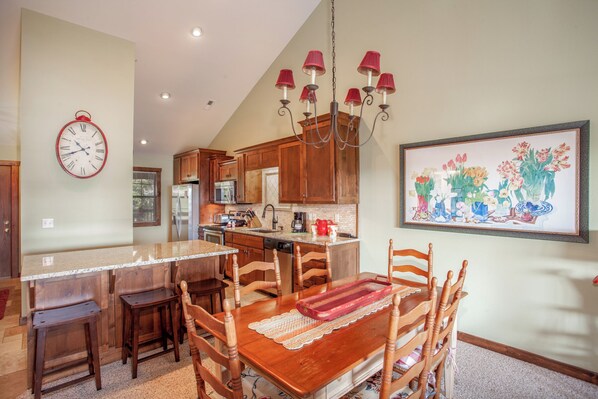 Kitchen / Dining Room