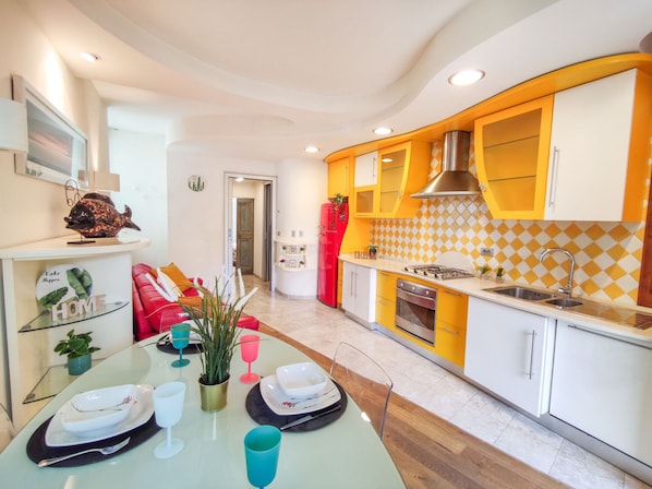 Private kitchen