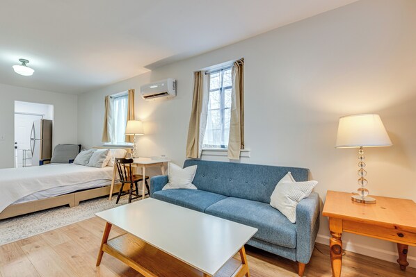Atlanta Vacation Rental | Studio | 1BA | 500 Sq ft | 3 Steps to Enter