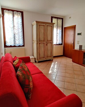 Bedroom, Dining Room, Living Room