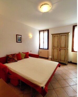 Bedroom, Dining Room, Living Room