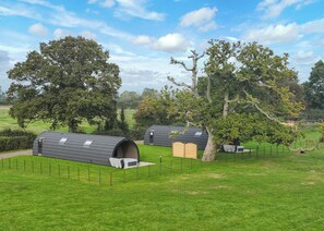Barrow View - Firtree Farm Lodges, Yeovil