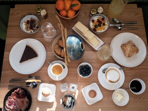 Breakfast meal