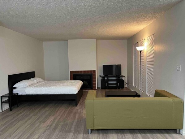 Open Space Living Room Suite with One Bed