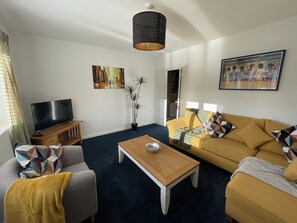 Living Room / Lounge