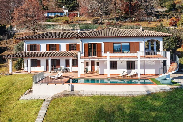 Villa Mirella - Dagnente, Lake Maggiore - NORTHITALY VILLAS Vacation rentals