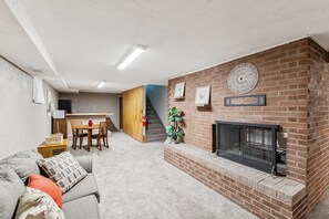 Indoors, Architecture, Building, Furniture, Living Room
