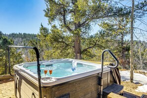 Patio | Hot Tub | 36-Acre Property