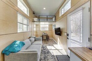 Studio Interior | Free WiFi