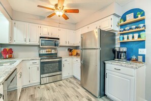 Kitchen | Drip/Pod Coffee Maker | Toaster | Dishwasher