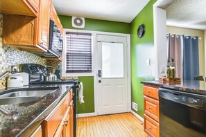 Interior | Central Heating & A/C | Free WiFi