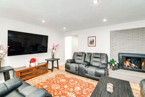 Living Room | Free WiFi