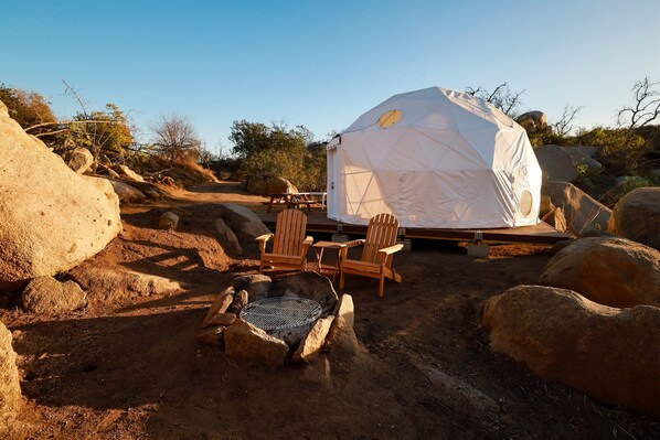 Luxury Geodome meets Nature