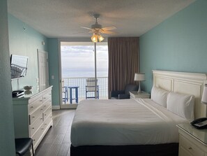 Master Bedroom with Oceanview!