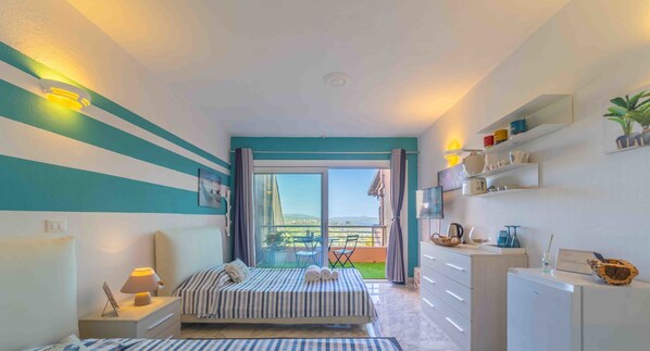 Communal lounge/ TV room,Bed