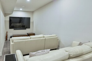 Sunnyside Cinema Room