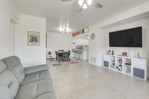 Living Room | Sleeper Sofa | Smart TV