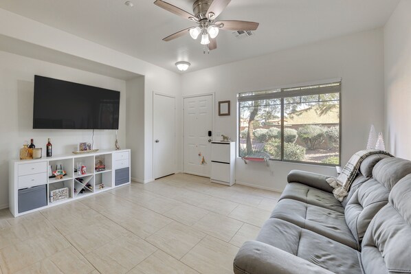 Mesa Vacation Rental | 2BR | 2BA | 1,100 Sq Ft | 1 Step Required
