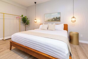 Magnolia Deluxe Studio King Room