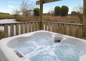 Shepherds Hut - Fenview Lakes, Ely