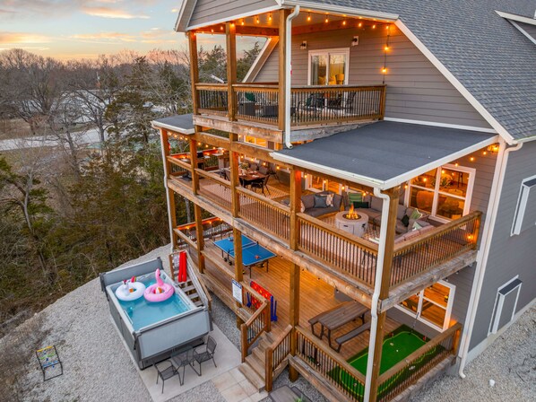 Take in the stunning aerial view of your perfect retreat! This gorgeous home offers space, style, and a breathtaking setting for your dream vacation. 🌅🏠