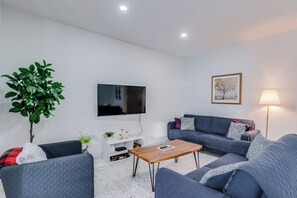 Comfortable living room.
We have couch covers available for your use in the laundry room if travelling with pets, kids, or are otherwise concerned about potential damages to the furniture.