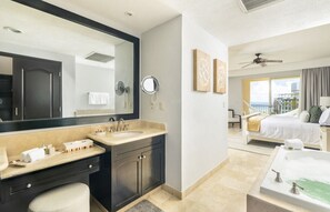 Master bath with jetted tub. 